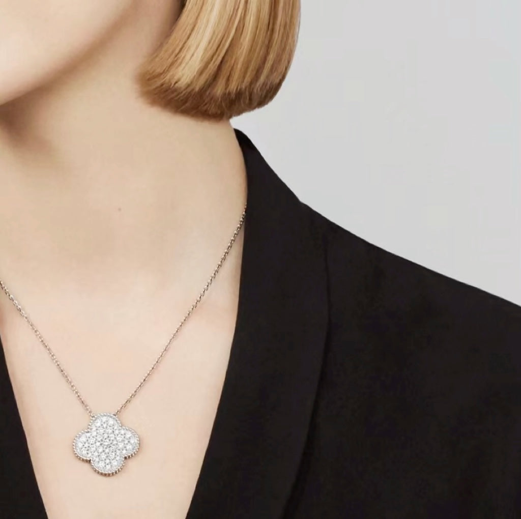 [⭐Seralia]CLOVER 25MM LARGE PENDANT DIAMOND PAVED SILVER NECKLACE