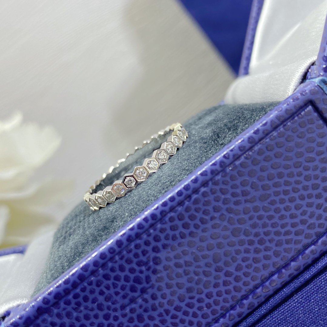 [⭐Seralia]BEE LOVE DIAMOND PAVED SMALL RING
