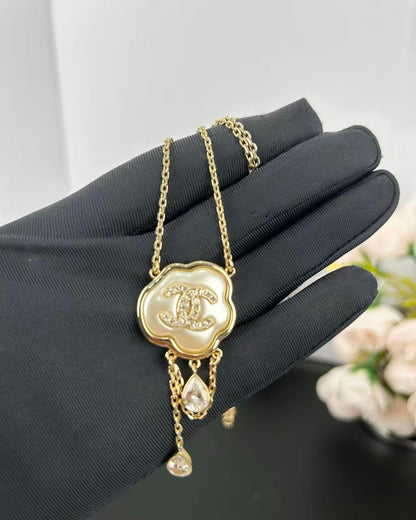 [⭐Seralia]Cloud Pearl Mother-of-Pearl Diamond Chain Pendant Necklace