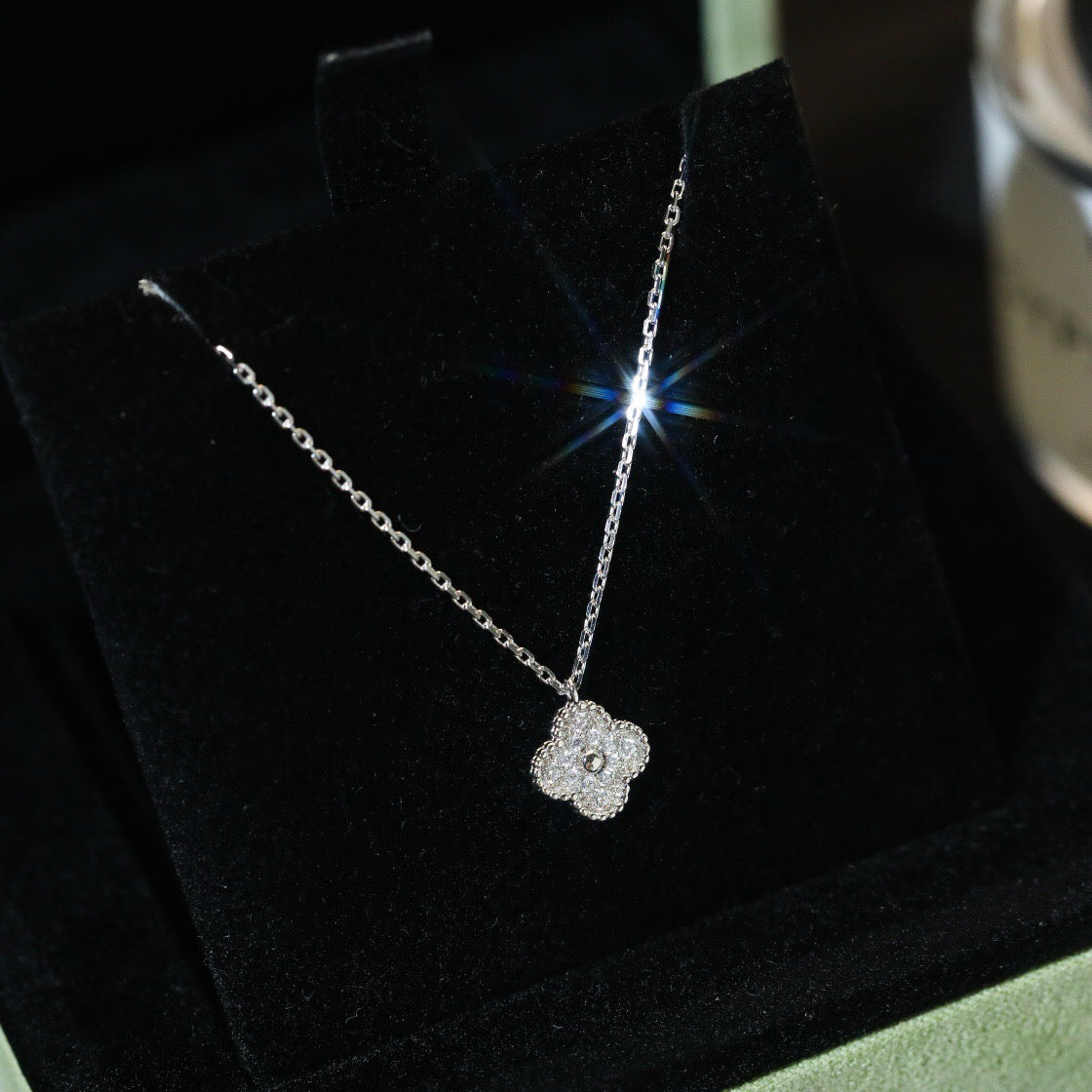 [⭐Seralia]CLOVER MINI 9.5MM PENDANT DIAMOND NECKLACE