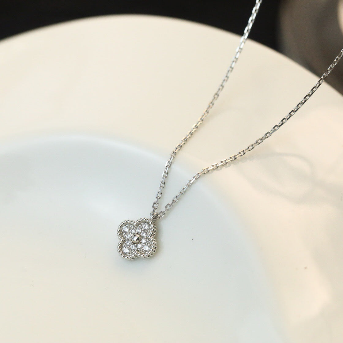 [⭐Seralia]CLOVER MINI 9.5MM PENDANT DIAMOND NECKLACE