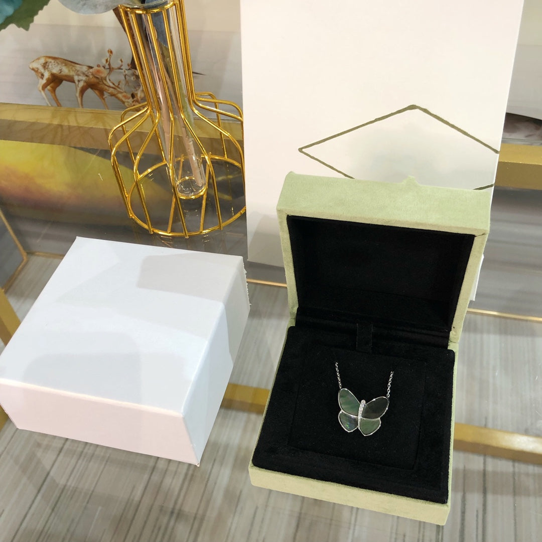 [⭐Seralia]LARGE BUTTERFLY SILVER PENDANT DIAMOND NECKLACE
